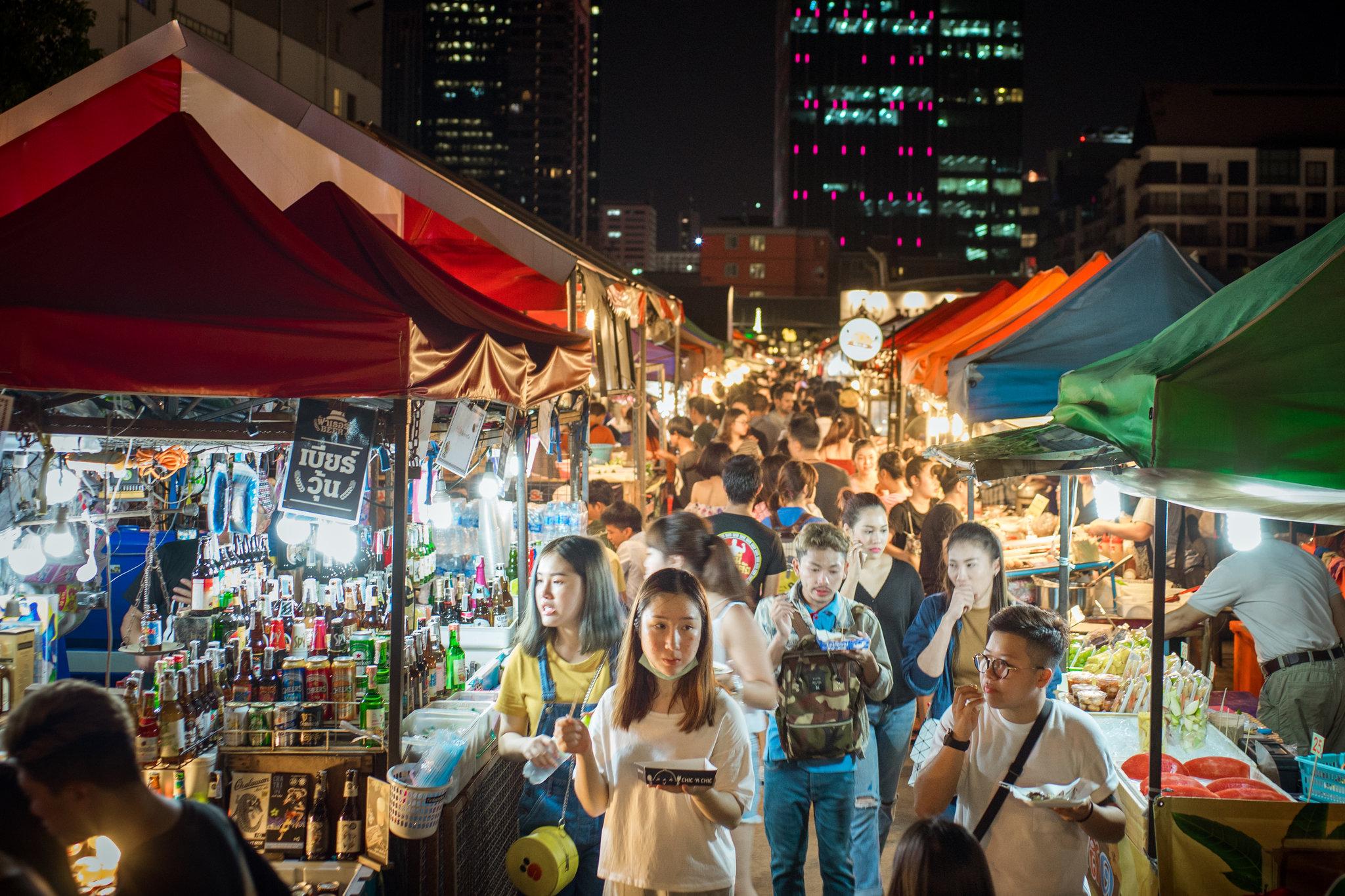 Must-Try Street Foods to Savor While You Shop